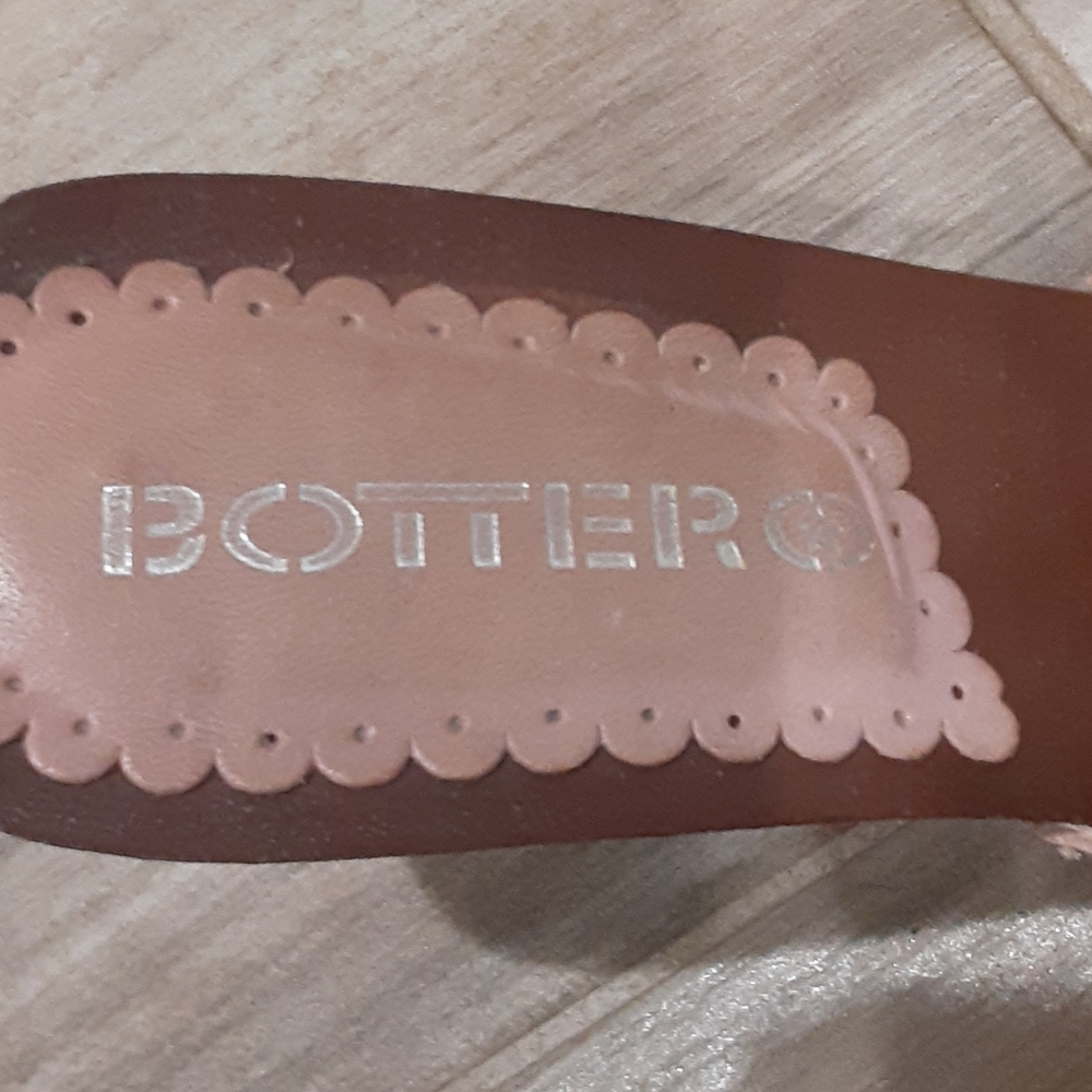 Botter Sandals - image 4